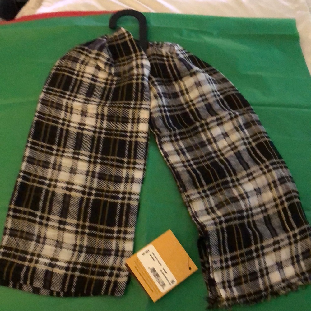 Patricia Nash Black & White Plaid Scarf 100% Viscose Fringed Edges OS NWT